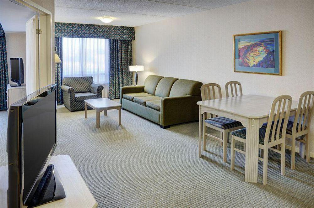 Comfort Suites London Rum bild